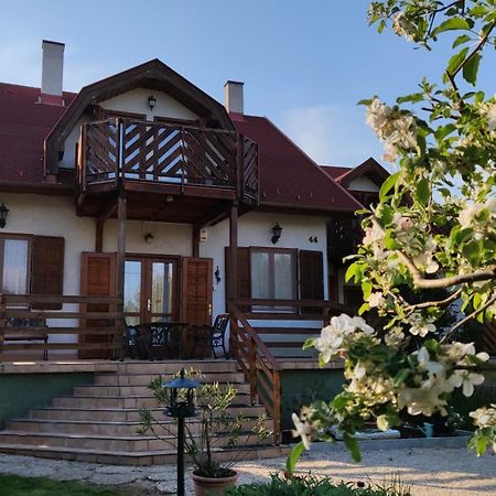 Balaton Vendeghaz Paloznak Hotel Ngoại thất bức ảnh